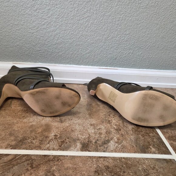 Journee Samara Bootie - Size 6.5 - Picture 3 of 5